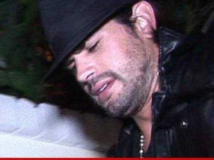 0907_aj_lamas_tmz
