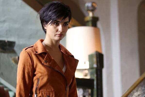 FOTO: Tuba Büyüküstün v roli Sühan v telenovele Odvážný a krásná. – stránka 7