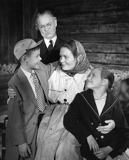 Jukka Manninen, Reino Valkama, Irma Seikkula, Eila-Kaarina Roine - Pää pystyyn Helena - Z filmu