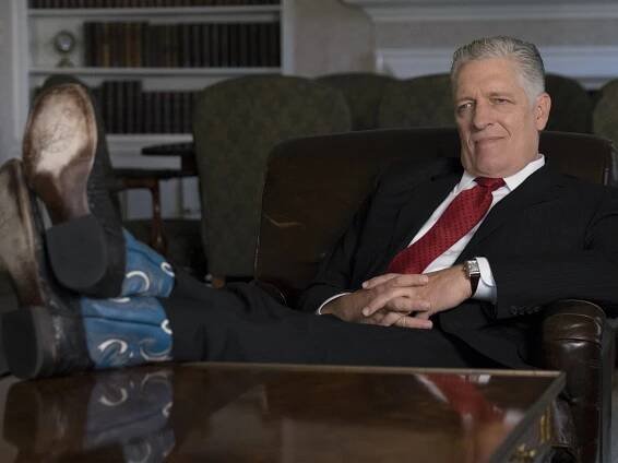 Miliardy - Smyčka pro uprchlíka - Z filmu - Clancy Brown