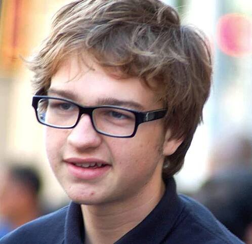 Angus T. Jones – Wikipedie