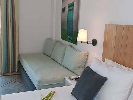 °SAMAINA INN KARLOVASSI 4* (Řecko) - od 4073 Kč | BOOKED