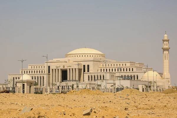 Fotky: Egypt v poušti dokončuje nové megalomanské hlavní město