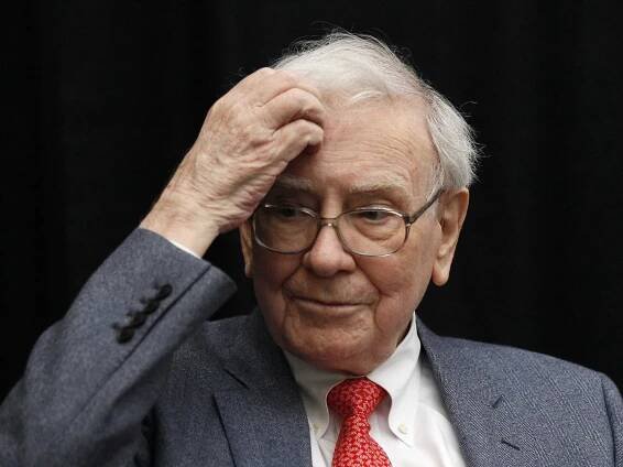 Warren Buffett preaches S&P 500 index fund, celebrity VC flags dangers