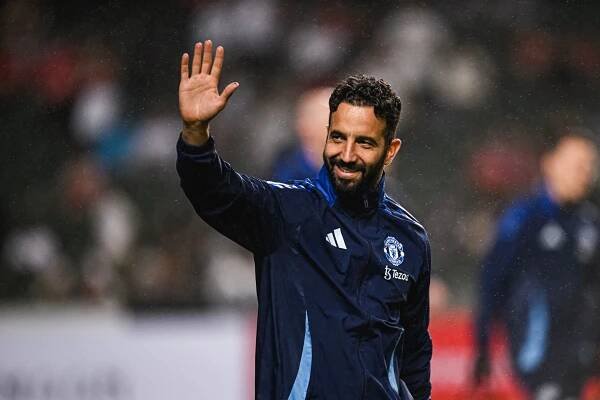 Man United eye move for Chelsea star and could face competition from Premier League rival
