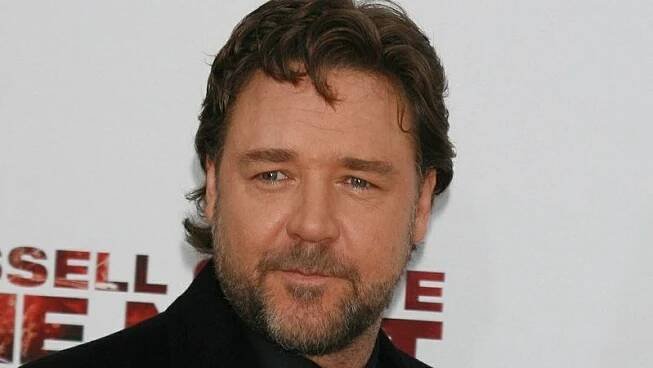 Herec Russell Crowe se omluvil za své útočné výroky o obřízce