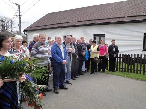 Slavnostní odhalení památníku kapitulace německých vojsk - 4.5.2015 - Oficiální stránky městys Všeruby