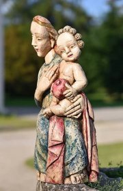 Dřevěná plastika - Madona s dítětem | Galerie Starobranská