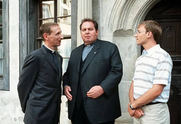 Otec Braun - Neviditelný důkaz - Z filmu - Gilbert von Sohlern, Ottfried Fischer, Daniel Mezger