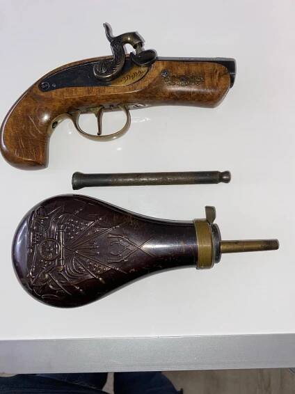 Perkusni pistole Derringer ARDESA Philadelphia. 45 - Sport a turistika