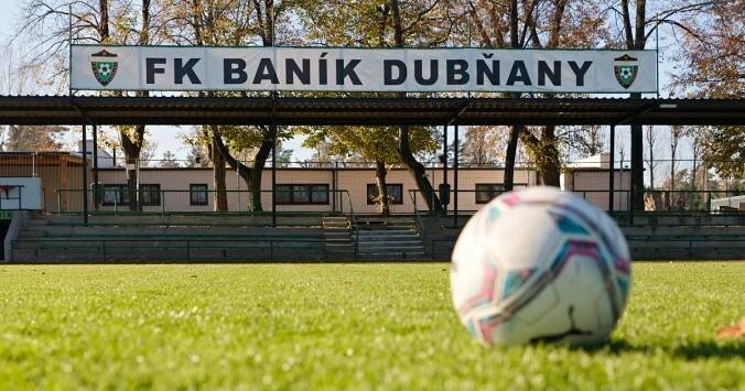 Nejdřív na poli, pak na škváře, dnes na přírodní i umělé trávě. FK Baník Dubňany letos oslavil stovku