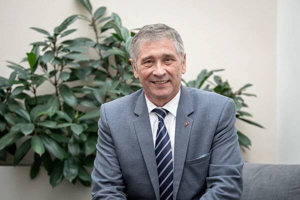 Hejtman Ivo Vondrák: Chceme z Evropy nainvestovat sto miliard