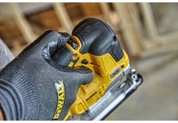 DCS334P2 DEWALT 18VOLT AKU BEZUHLÍKOVÁ PŘÍMOČARÁ PILA, 2 X 5,0 AH XR LI-ION, KUFR T-STAK - Dewalt-morava