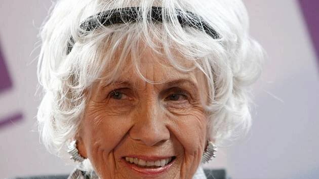 Držitelkou Nobelovy ceny za literaturu se stala Alice Munro, slavná povídkářka