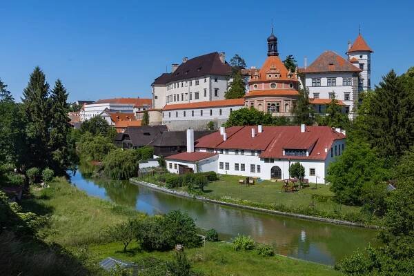 Hrady a zámky otevírají. Návštěvníky zvou Červená Lhota, Landštejn i Třeboň
