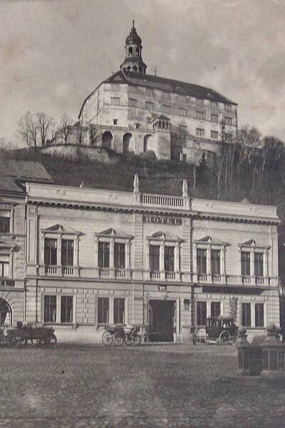 Městské divadlo Dr. Josefa Čížka a Hotel U Beránka v Náchodě » Muzeum Náchodska
