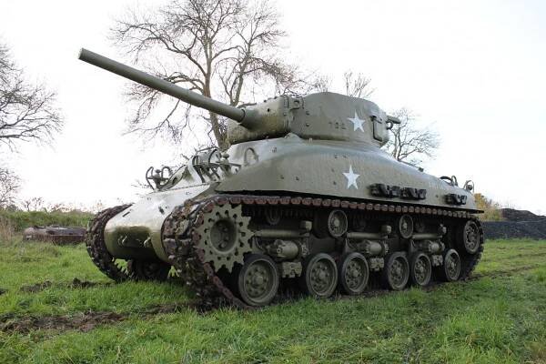 M4A1-E8 Sherman-Sold - Military classic vehicles