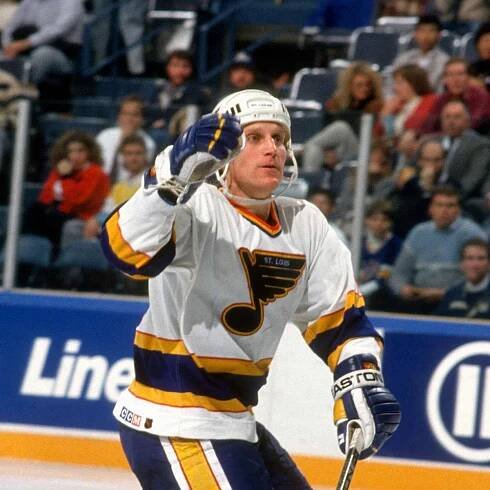 No one on the Blues is touching Brett Hull’s ridiculous power play streak