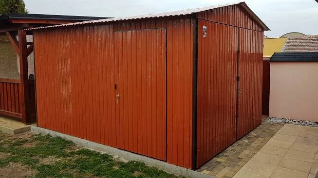 Plechová garáž 3x4m -světle hnědá 1