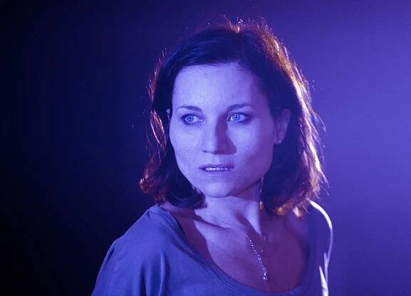 BUG 10 (small) Kate Fleetwood Photo Simon Annand