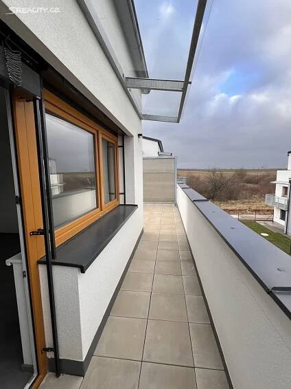 Pronájem střešního bytu 1+kk, 37 m2 - Znojmo - Přímětice | Reality.iDNES.cz 