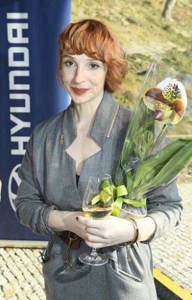 Není divu, že českým herečkám bere práci. Vica Kerekes předvedla svou tajemnou svůdnost a sex-appeal