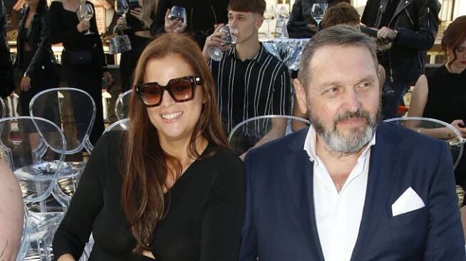 Tatínkova holčička. Josef Kokta se pochlubil snímkem s mladší dcerou