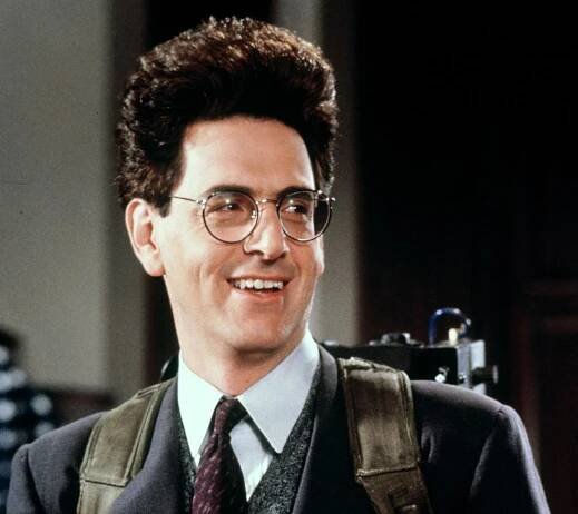 Harold Ramis velmi často spolupracoval s kamarády Billem Murraym (Krotitelé duchů) a Chevy Chasem (Bláznivá dovolená)