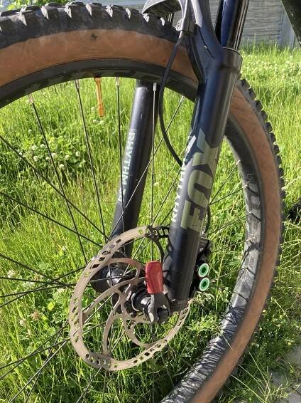 Santa cruz bronson C V2 - olive green za 45 000 Kč | Cyklobazar.cz