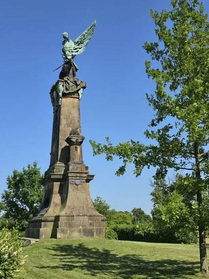 Fotogaléria • Památník bitvy u Kolína (Pomník, pamätník) • Mapy.com