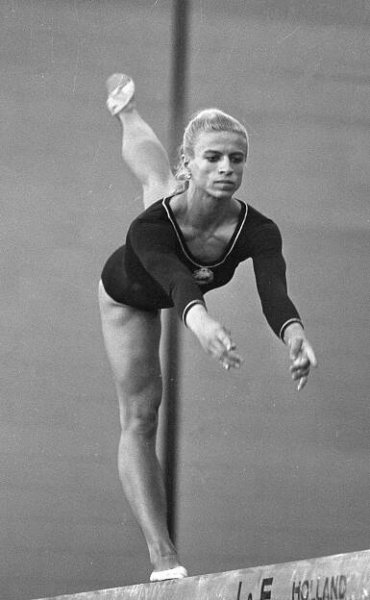 Elena Ceampelea