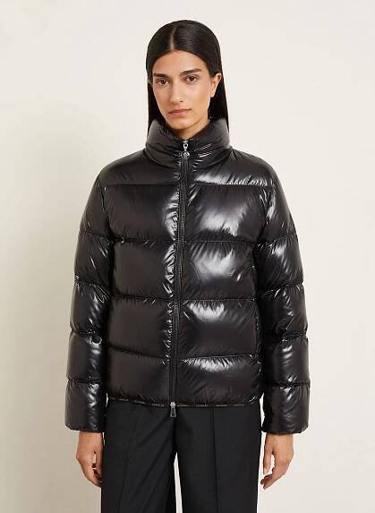 MONCLER Péřová bunda ABBADIA: ČERNÁ