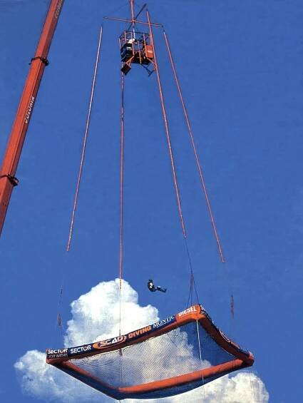 Bungee jumping - Wikipedia