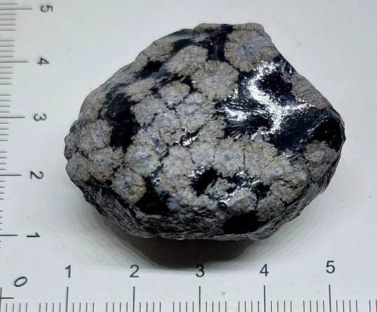OBSIDIÁN VLOČKOVÝ  - Minerály a zkameněliny