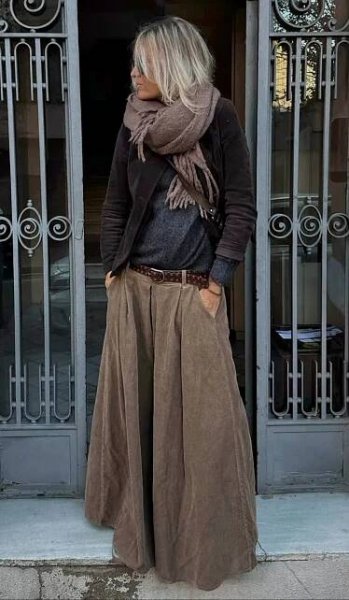 Over Fifty Fashion, Winter 25 Fashion Trends, Gothic Bohemian, Brown Long Skirt Outfit, Look Boho Chic, Mode Boho, Mode Casual, Over 50 Womens Fashion, Trendy Short Haircuts