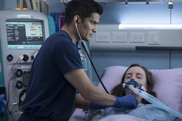 Dobrý doktor - Jablko - Z filmu - Nicholas Gonzalez, Kacey Rohl