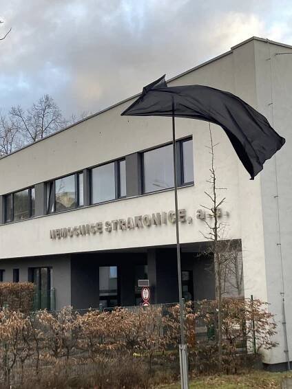 Jižní Čechy reagují na tragickou událost na Filozofické fakultě Univerzity Karlovy. V sobotu budou omezeny některé akce