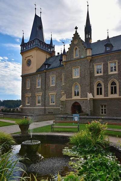 Zámek Zruč nad Sázavou | TuristickaMapa.cz