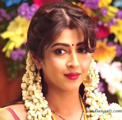 Hot Screen Caps – IndianGalz