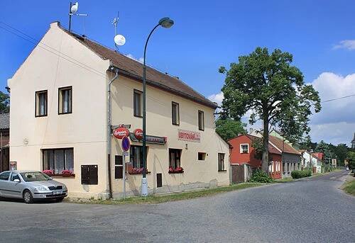 Dvorce (Lysá nad Labem) – Wikipedie