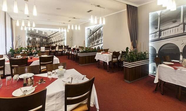 Restaurace