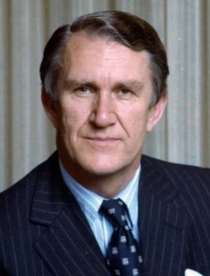 Soubor:Malcolm Fraser 1977 (cropped).jpg