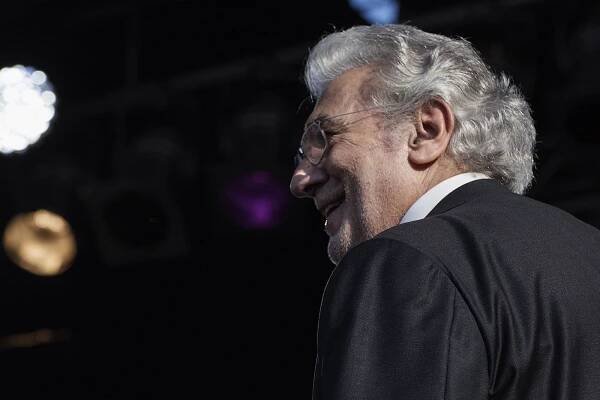 Placido Domingo in Trafalgar Square. Photo: Siyu Guo (CC BY-NC-ND 2.0)