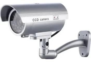 Solární falešná bezpečnostní kamera s červenou LED Voděodolná simulace CCTV Venkovní použití Nastavitelný držák 360° Montáž na zeď stříbrná