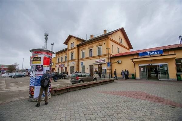 Fotogalerie: Vlakové nádraží Tábor (únor 2019)