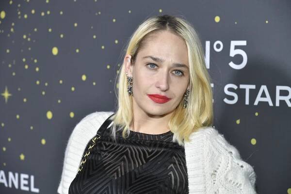 Photo by: NDZ/STAR MAX/IPx 2021 11/5/21 Jemima Kirke at the Chanel N°5 'In the Stars' opening night event at Rockefeller Center in New York City.