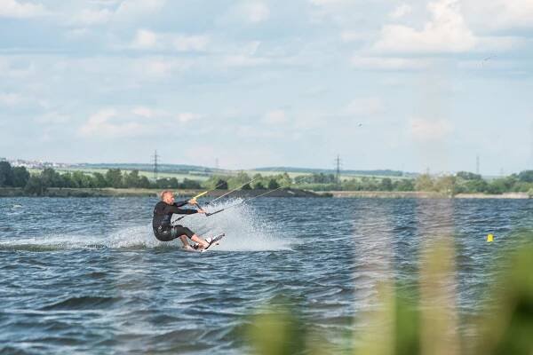 SOBOTNÍ SEVEROZÁPAD NA MKB BY DEJV - MUSHOW kiteboarding | snowkiting | foto/.. 