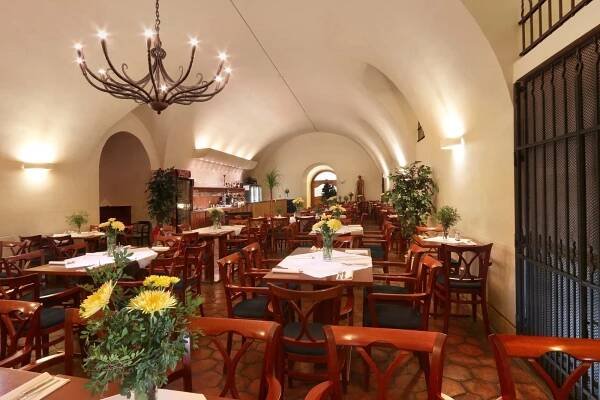 Restaurace Profesní dům Praha | Česká restaurace Malostranské náměstí Praha