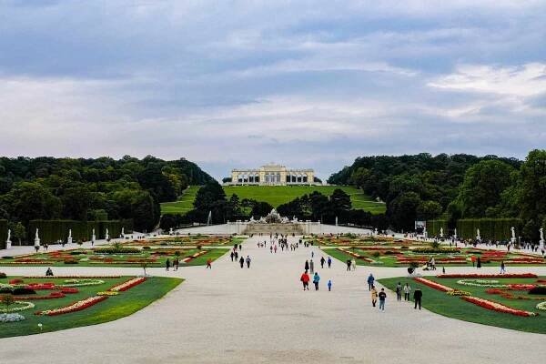 People walking in the gardens of Schonbrunn Palace