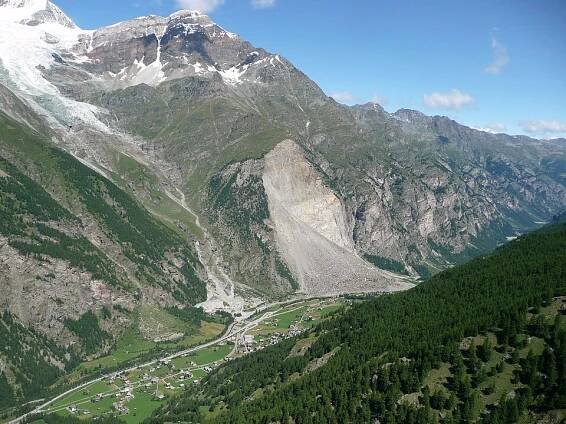 Soubor:Bergsturz Randa1.JPG – Wikipedie
